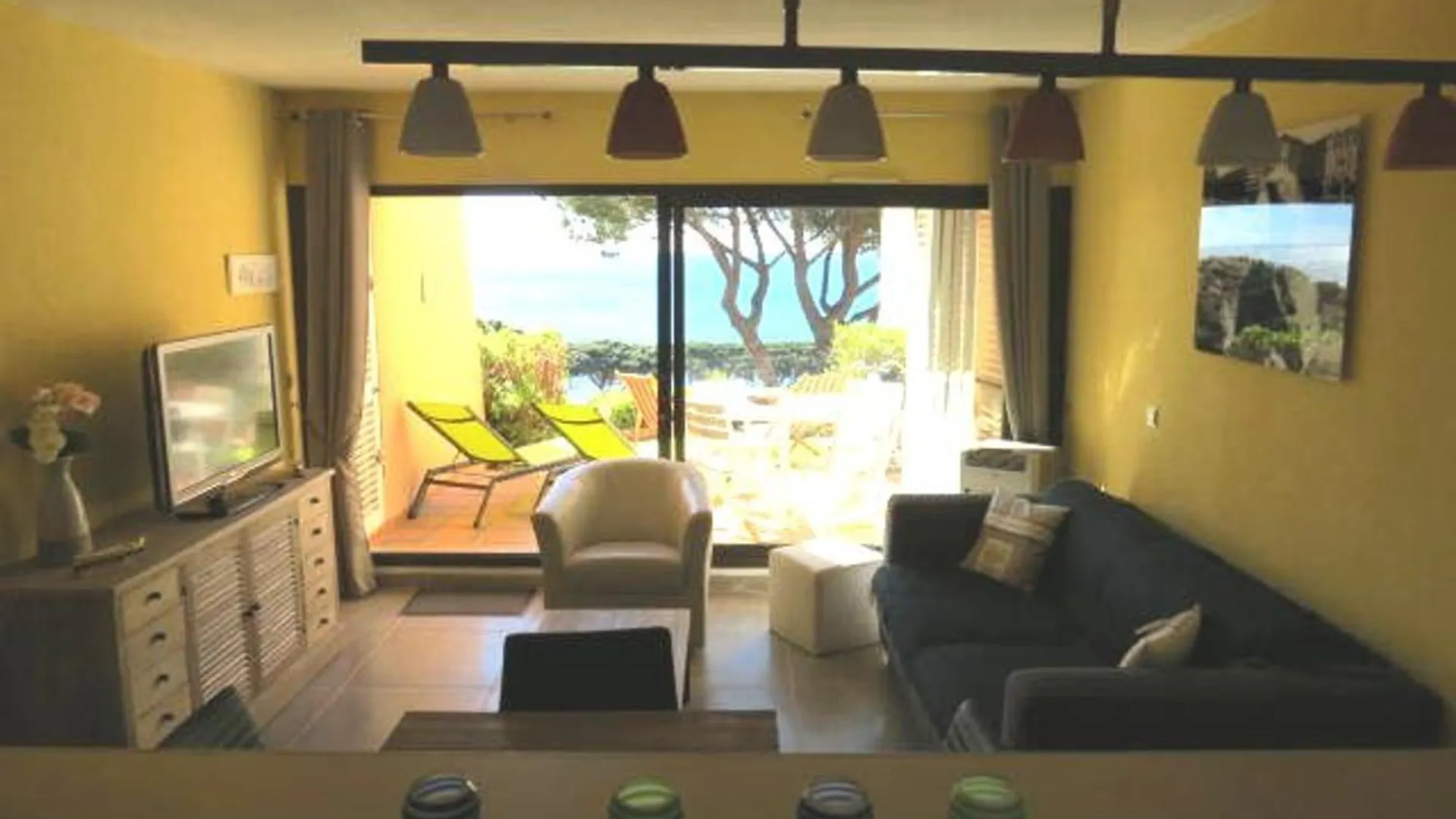 Superbe T2 Climatise Avec Piscine A Sainte-Maxime - Fr-1-780-59 Apartment 0*,  France