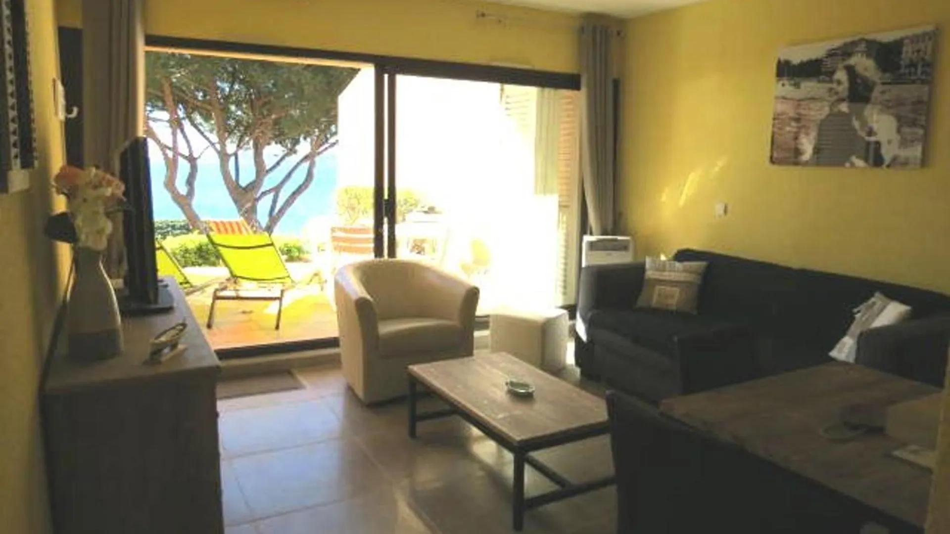 Superbe T2 Climatise Avec Piscine A Sainte-Maxime - Fr-1-780-59 Apartment France