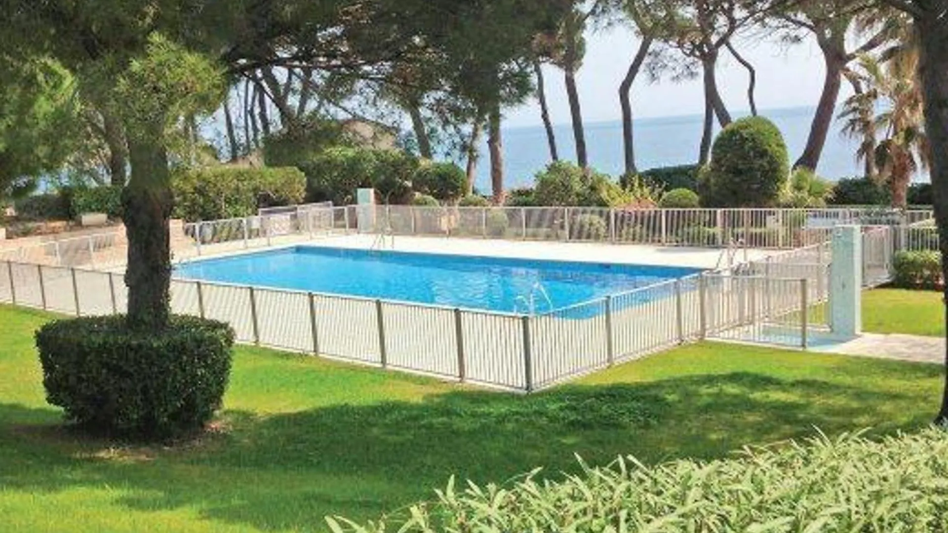 Superbe T2 Climatise Avec Piscine A Sainte-Maxime - Fr-1-780-59 Apartment